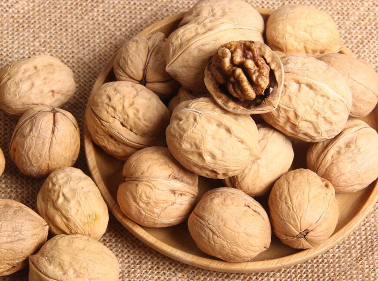 58岁男子高血脂离世，医生痛心：有高血脂3种坚果少碰，别不听劝

坚果在健康圈子