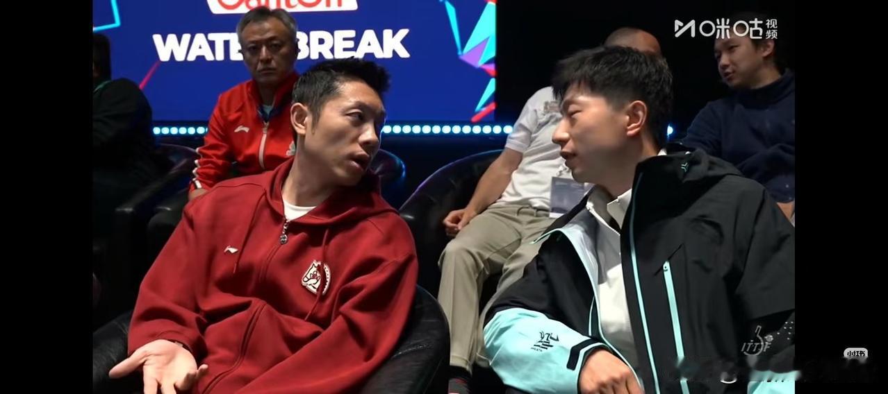像龙蟒之间的情谊一样
梁靖崑在来比赛接受采访时说
这一年国乒男线很艰难，我想帮大