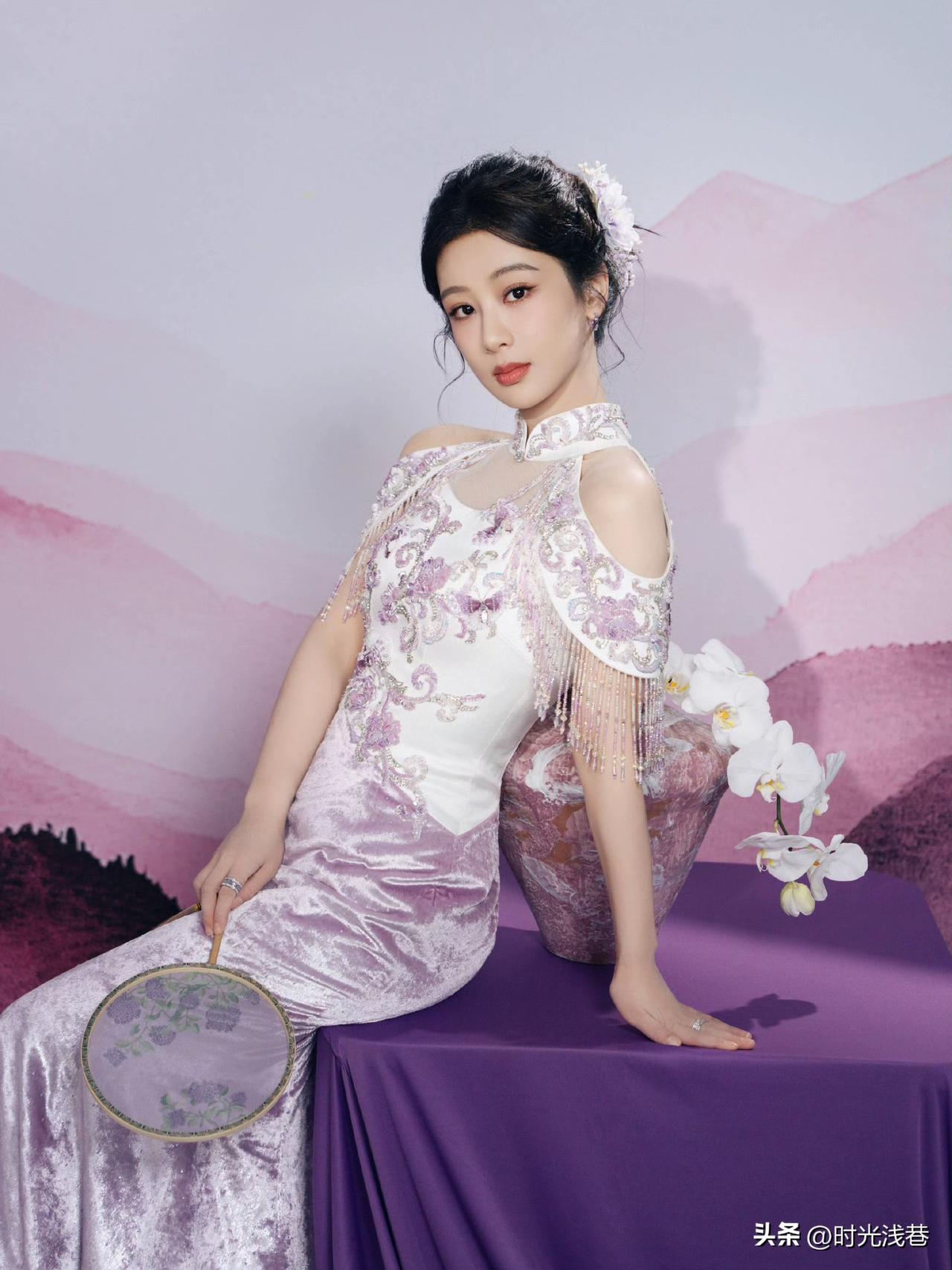 杨紫中式旗袍穿搭，身姿曼妙，婉约动人！