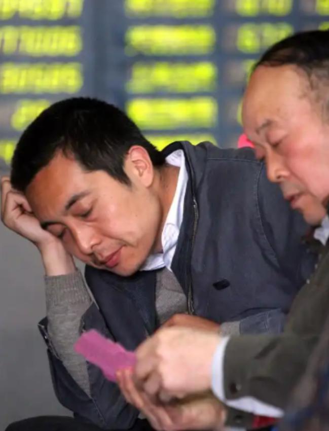 一位天津股民，7月30日以50元的价位，买入长鑫科技688825。次日行情如期爆