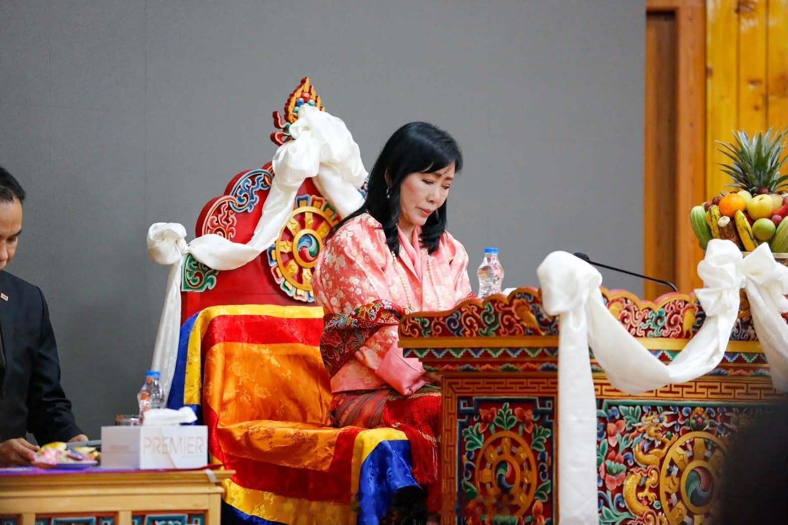 王室王室不丹王室 2026年6月5日，县城大王后出席县城暹罗两国医疗交流大会。 