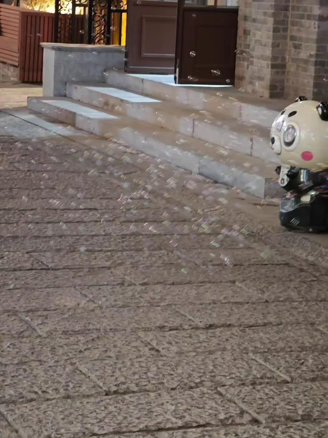 心里堵的要命，无法表达，我把所有的错归结于自己，我怪不了任何人，大概是太压抑了，