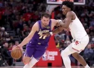 加索尔是一个好人来着，很温柔，不愧是，做医生出身的。
做事，总能从长期利益去为球