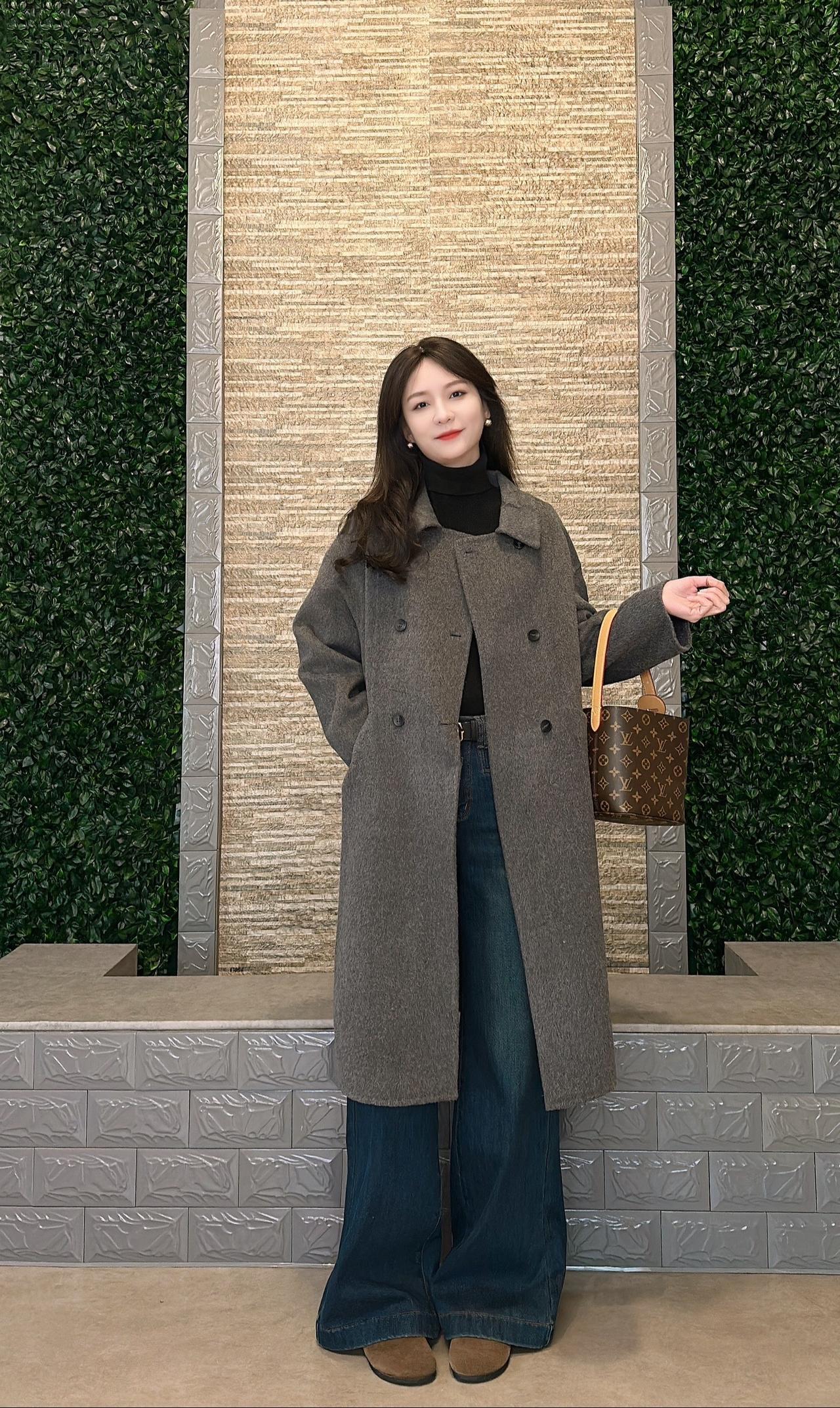 感受多少就回馈多少，用感受定义关系，而不是用关系包容行为。羊毛大衣 冬季穿搭