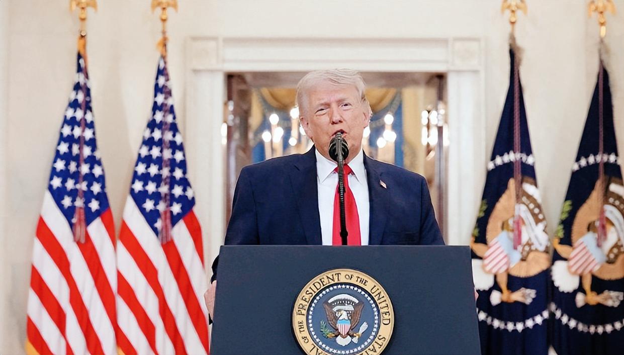 特朗普内阁大换血，刚炒了司法部长邦迪不到一周，就酿一场规模空前的大地震，华盛顿从