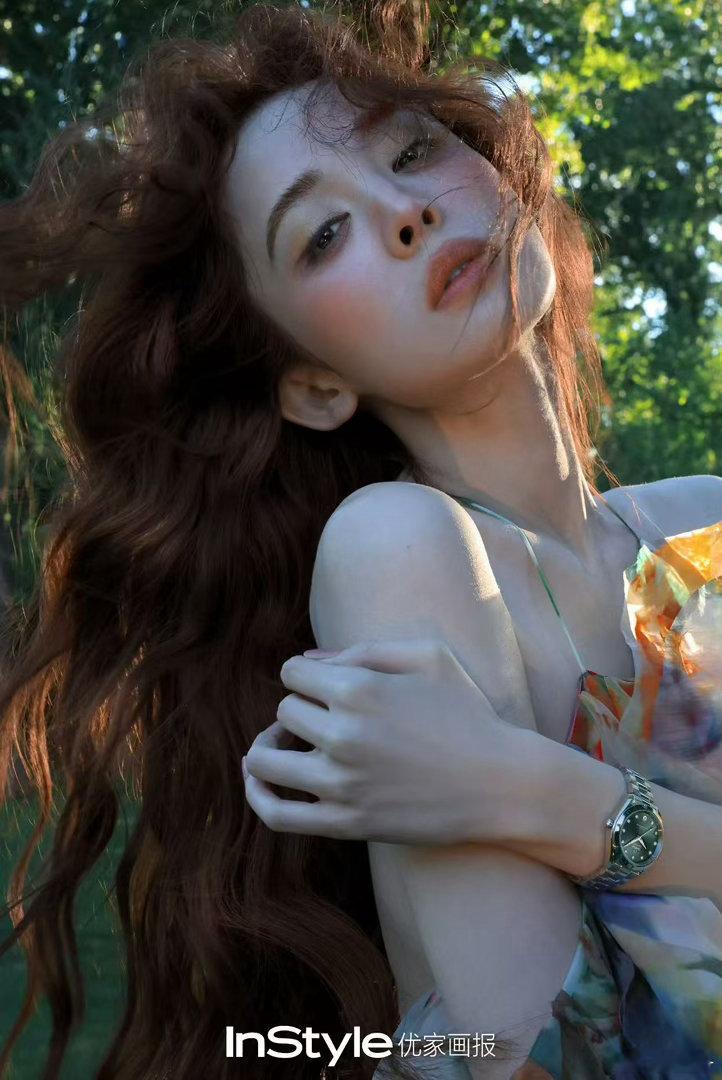 娜扎林间精灵大片娜扎好美！！大美女真的怎么拍都好看啊啊啊！像🧚一样 