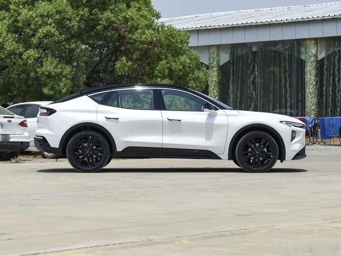 15万这个赛道还是太拥挤了  汽场全开   🚗当我们谈论15万能买到什么车时，
