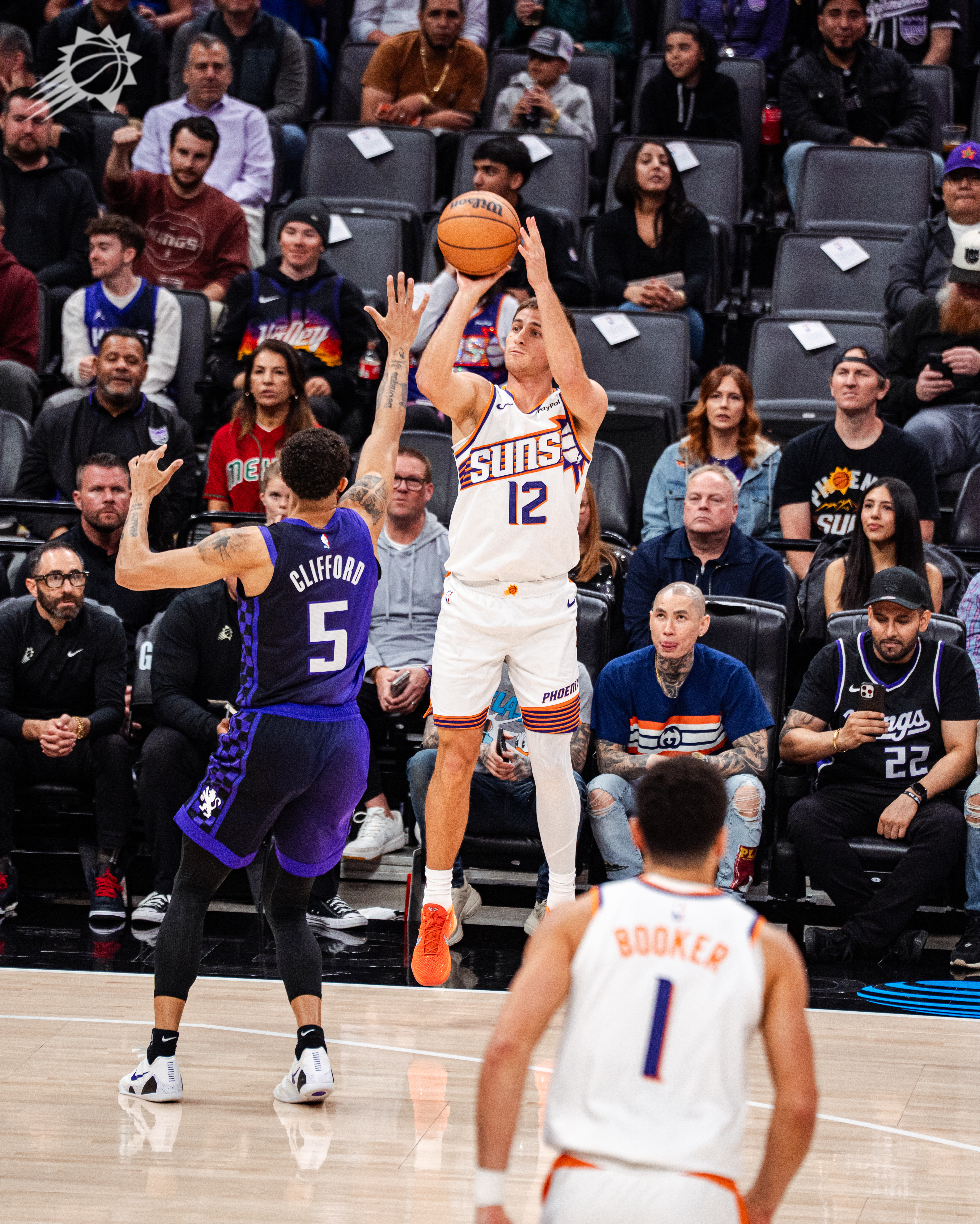 鸡皮首节命中3个3分，拿下9分菲尼克斯太阳 ｜旭日东升 ｜太阳vs国王