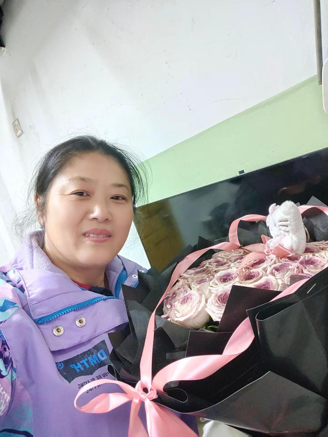 祝所有的女神们节日快乐！感谢帅哥们的惊喜与祝福！