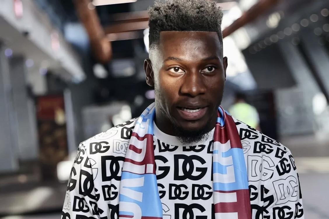 曼联弃将奥纳纳机场暗讽曼联：在特拉布宗，我感受到了前所未有的爱！近日，曼联前门将