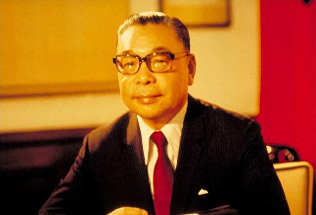 蒋孝勇要入籍加拿大，宋美龄同意后提出2个要求，他赶紧答应