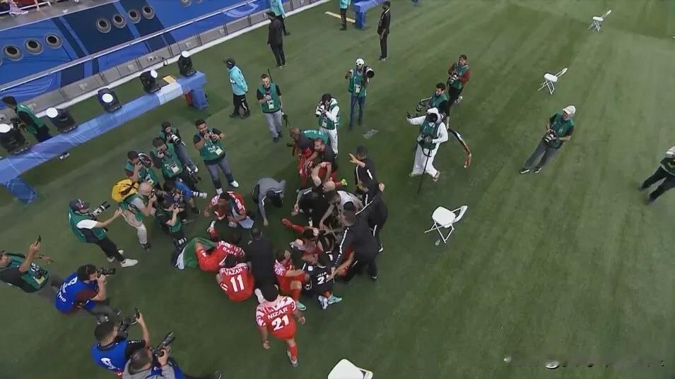 亚洲杯，约旦3-2伊拉克，补时约旦连进2球绝杀对手晋级8强，揭露出2个可笑的事实