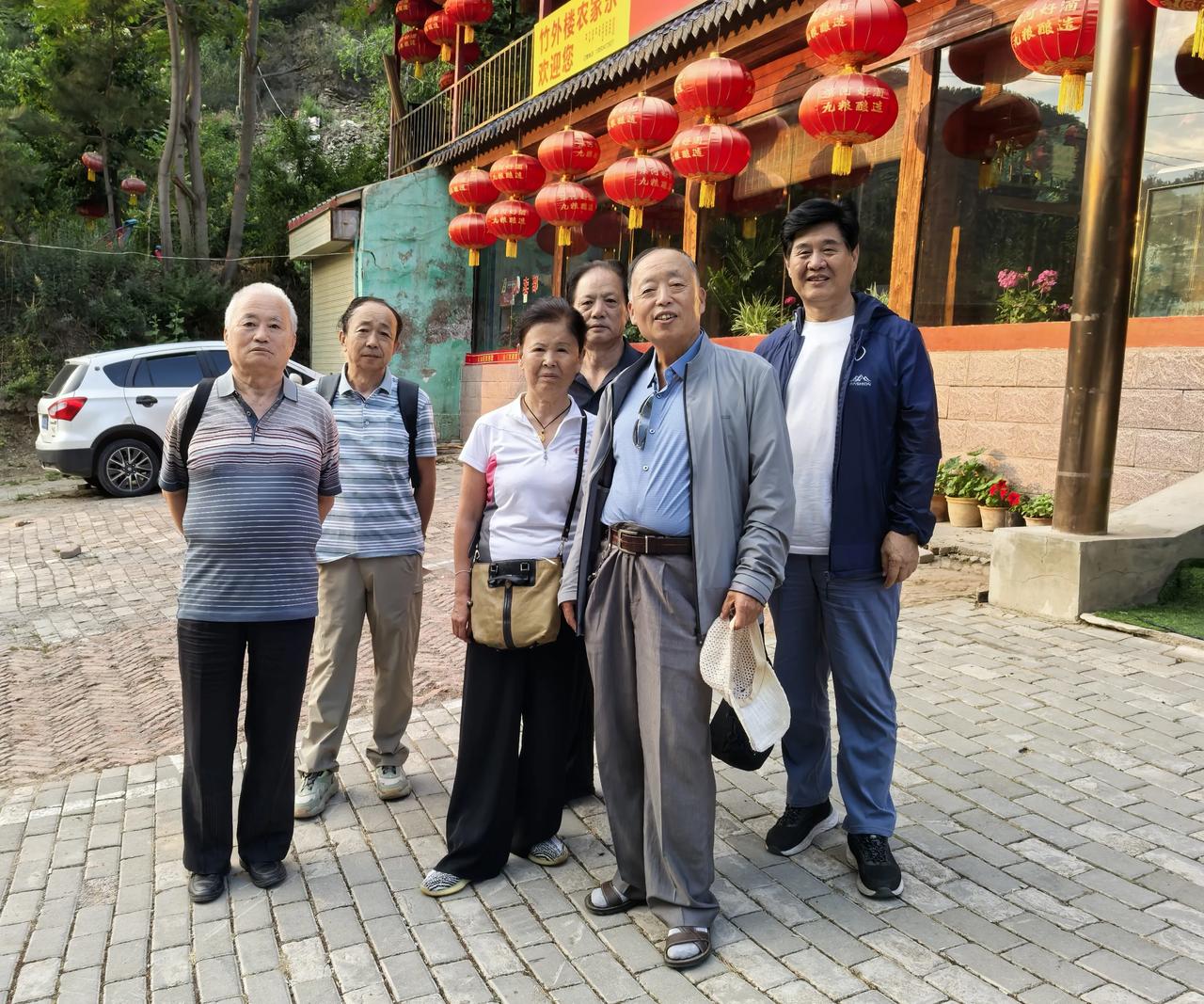 兰州高温酷暑哪里去
云顶山农家乐享清凉

记者王志俭（穿石）文图

神仙也没料到