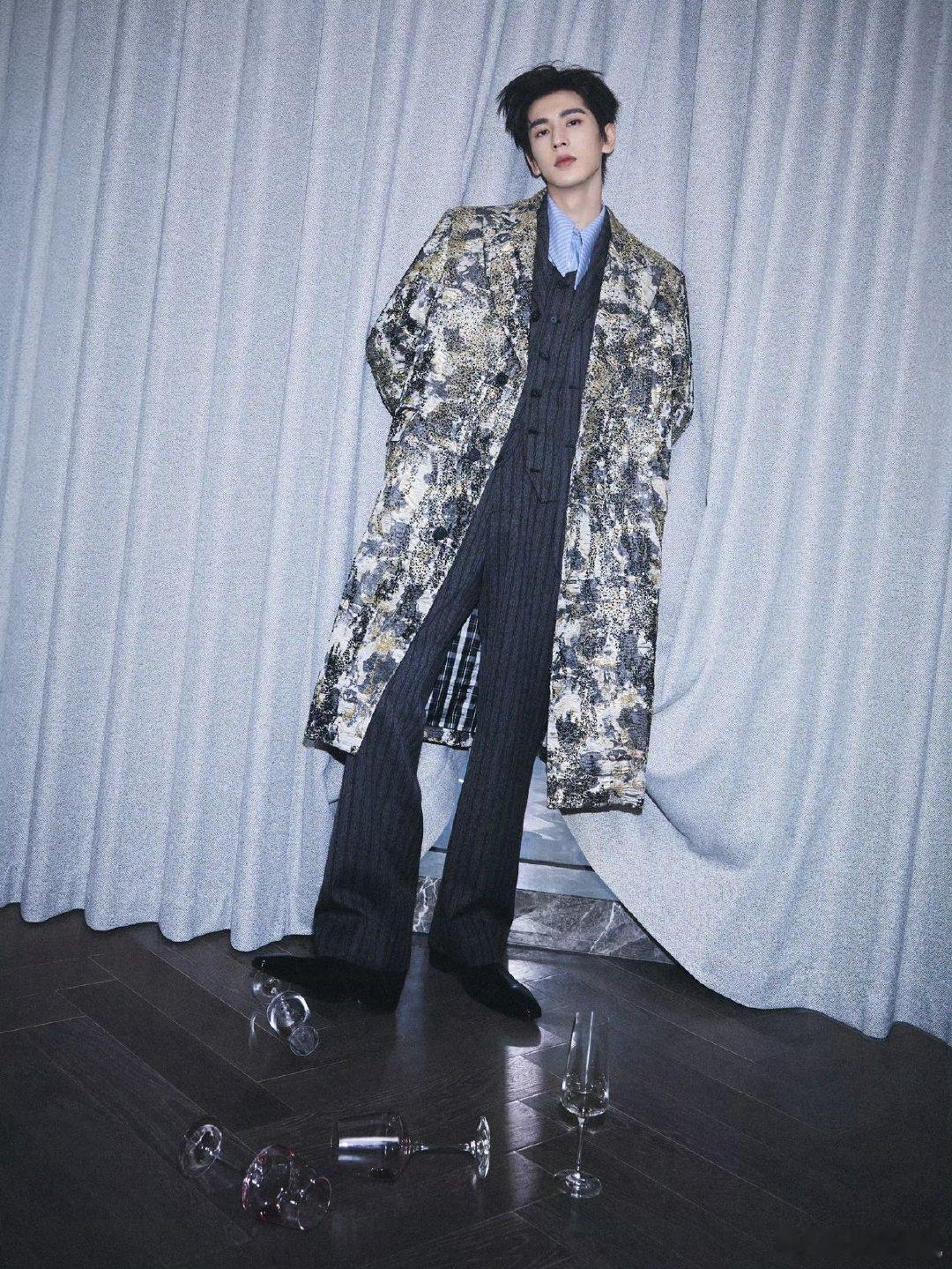 张凌赫进行曲 腾讯太会了  救命！居然给张凌赫安排了专属进行曲，也太有排面了吧！