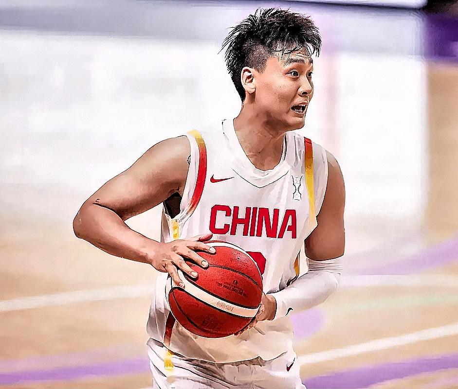 多亏了队长赵睿！

2025男篮亚洲杯小组赛，中国男篮93-88险胜东道主沙特男