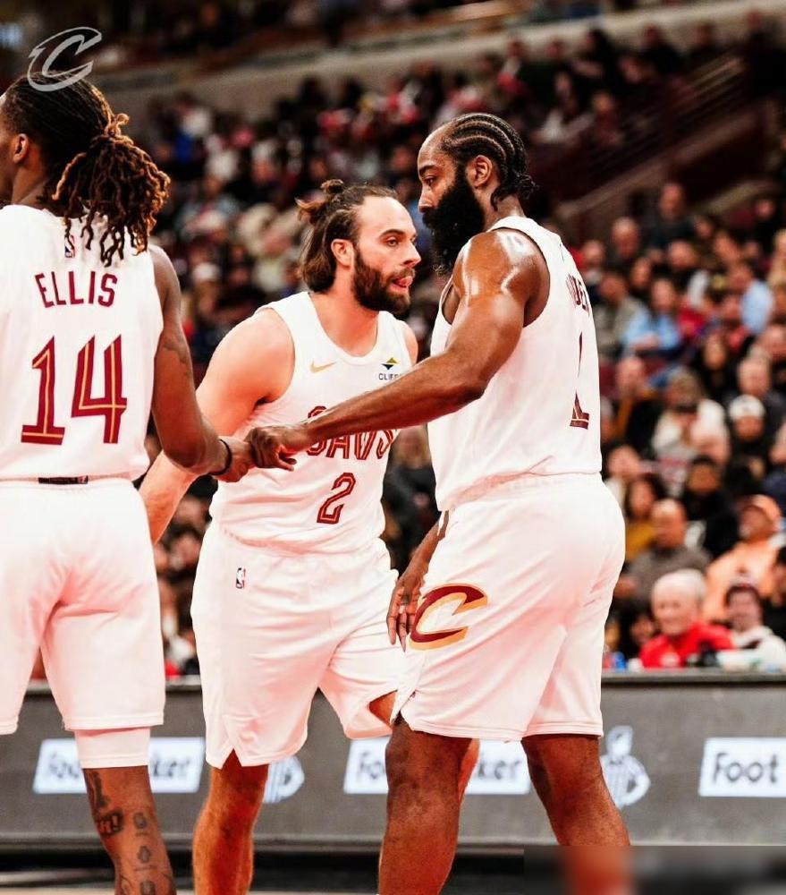 就为省那点钱，把2亿的全明星送走，然后看着自家的玻璃状元躺着拿走3900万，你说