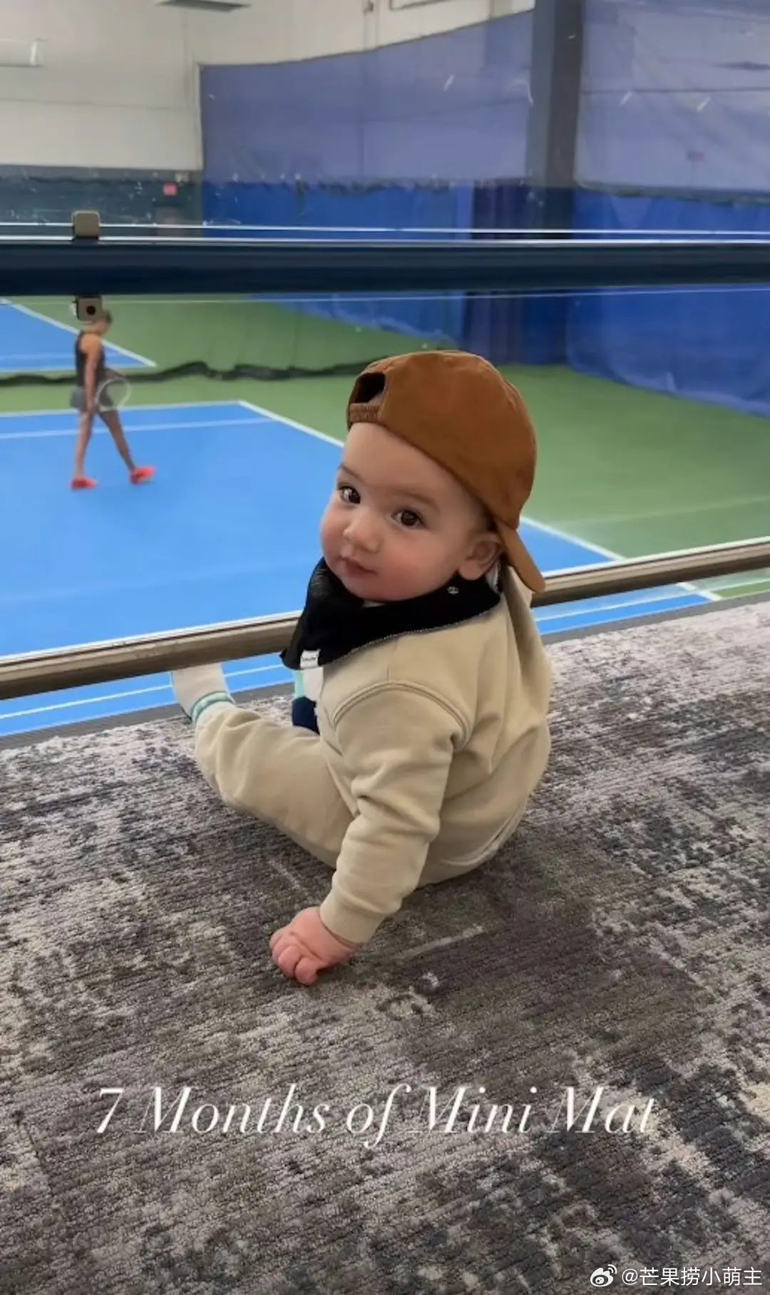 谢霆锋妹妹二胎儿子正脸照谢婷婷二胎儿子正脸照 谢婷婷二胎儿子正脸照，混血感十足，