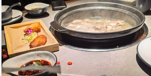 九尾难得放松九尾难得放松明天上班 九尾难得放松明天上班 