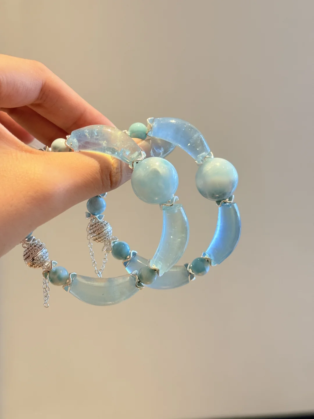 是可以戴一整个夏的蓝🩵海蓝宝花瓣镯