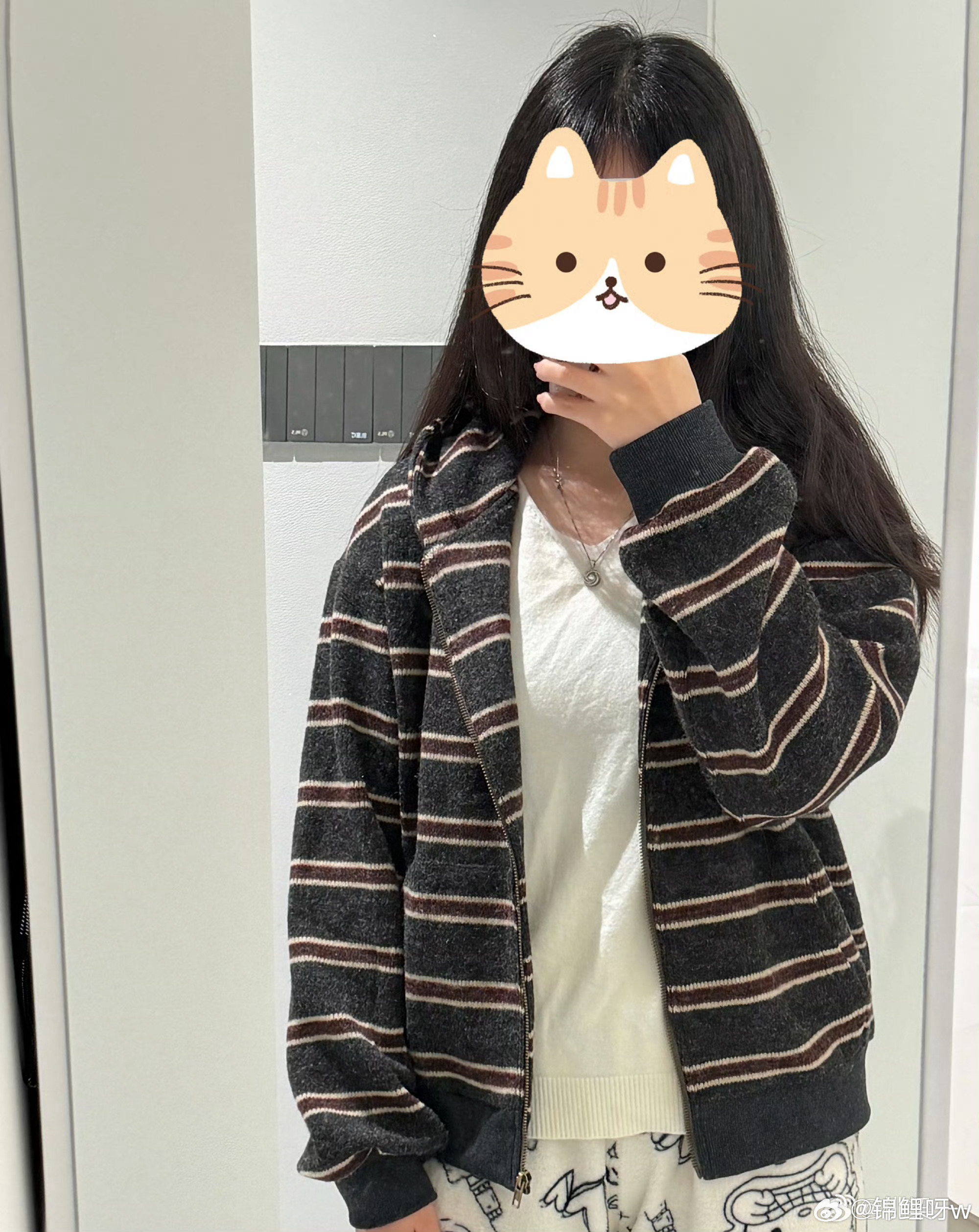 野莓甜甜圈反馈第二波～版型是宽松小阔版，深冬做内搭和大衣/羽绒服一起叠穿也完全可