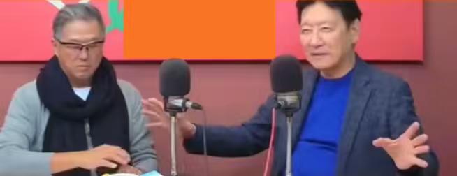 王伟忠的访谈节目中问了赵少康一个问题，如果郑丽文邀请他一起去北京，他会如何抉择？