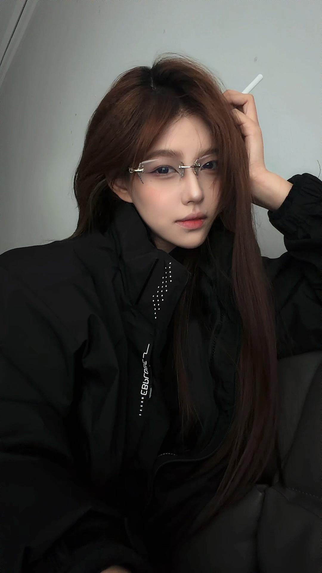 喂 我好歹是个女人 对我有点防备啊...