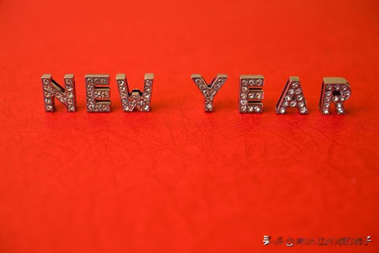 新年就是要有新尝试，给自己来个改变。有人在新年第一天果断剪掉留了一年的长发，从长