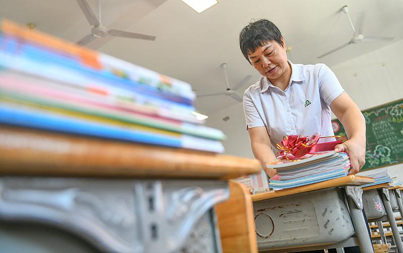 各位老师，教师节马上到了，有件事必须跟大家提个醒——家长送的礼，千万别收！

我