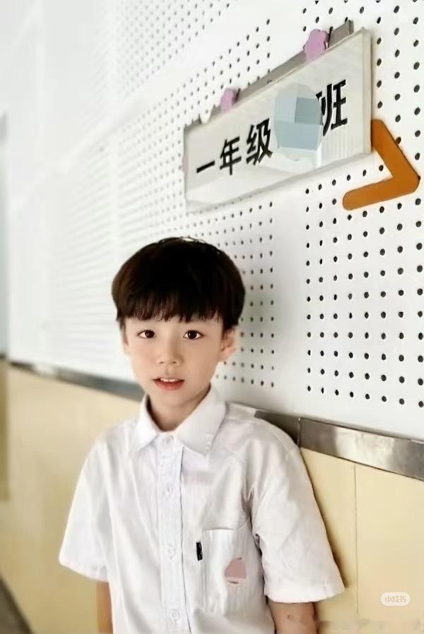 图一四川人 颧骨靠后 顶级白幼瘦图二巴西er 颧骨靠后 就是顶级魅魔 