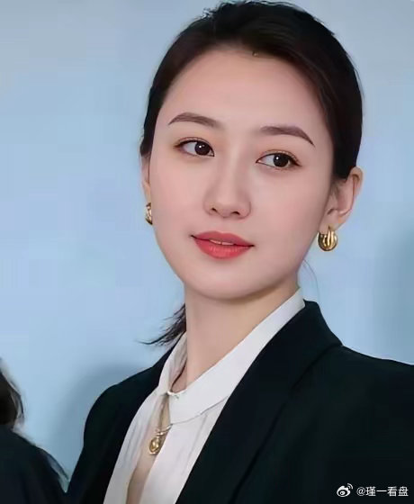 1．追寡妇：使劲对她儿子好．2  .追少女：投其所好，带她吃喝玩乐．3．追富婆：