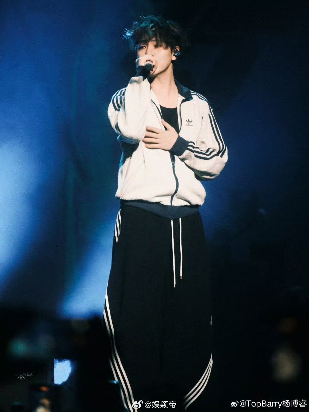 TopBarry一觉醒来榜一了  一觉醒来霸榜了！《一半一半》杀穿各大音乐榜，4