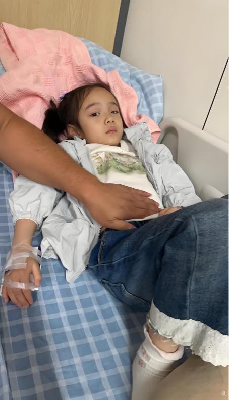 小孩子带小儿关煞，身体会很差吗？小孩带小儿关煞，不一定身体差，只是幼年更容易受惊