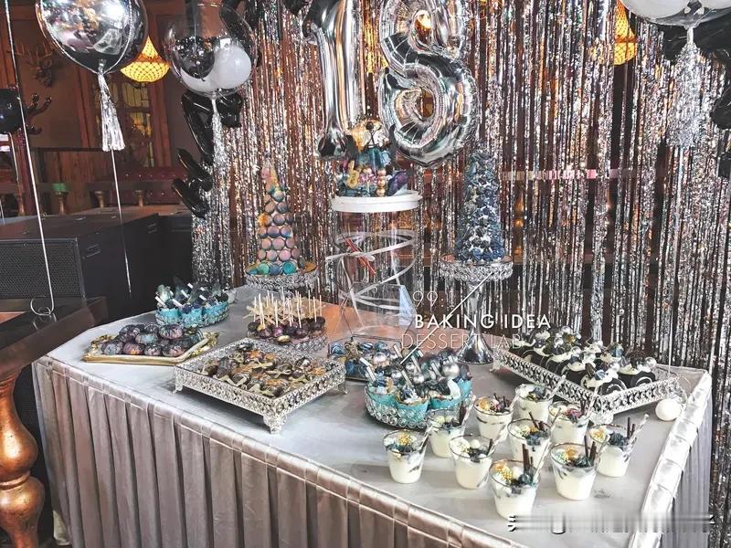 林心如分享50岁生日派对照片 林心如分享50岁生日派对照片，真是让人看到了她的幸