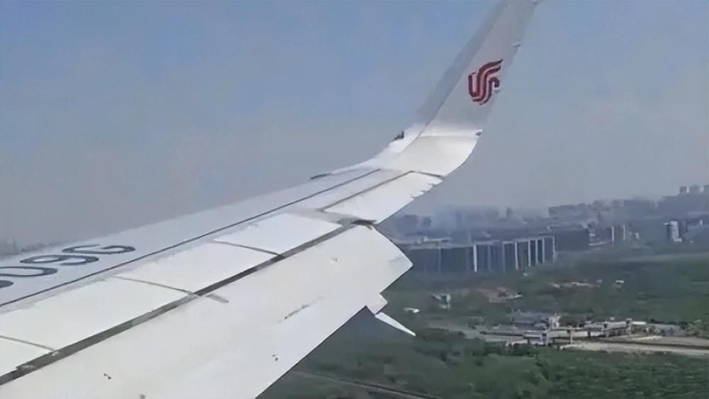 高空中飞机里听到狗叫声

西安飞温州的中国航空公司CA8524号班机在飞行途中突