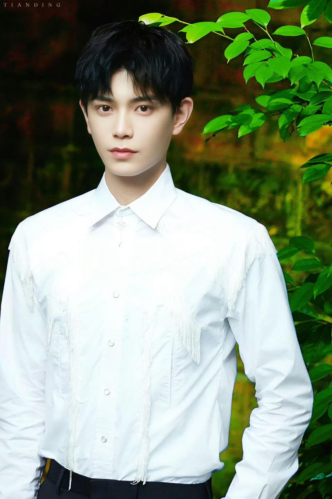 💚丁禹兮  💚丁禹兮卫韫 一句会见面的 只是麻痹自己的谎言​​​