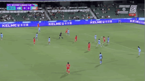 女足亚洲杯首场绝杀诞生！越南2-1印度！出线形势明朗！
比赛第30分钟，越南队打