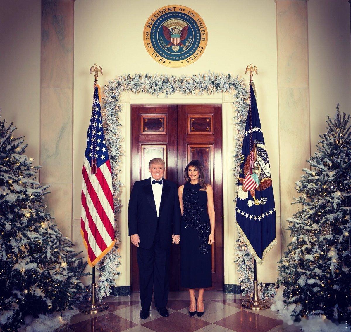 🔻2017, 2018, 2020, & 2025年特朗普在白宫与第一夫人的圣