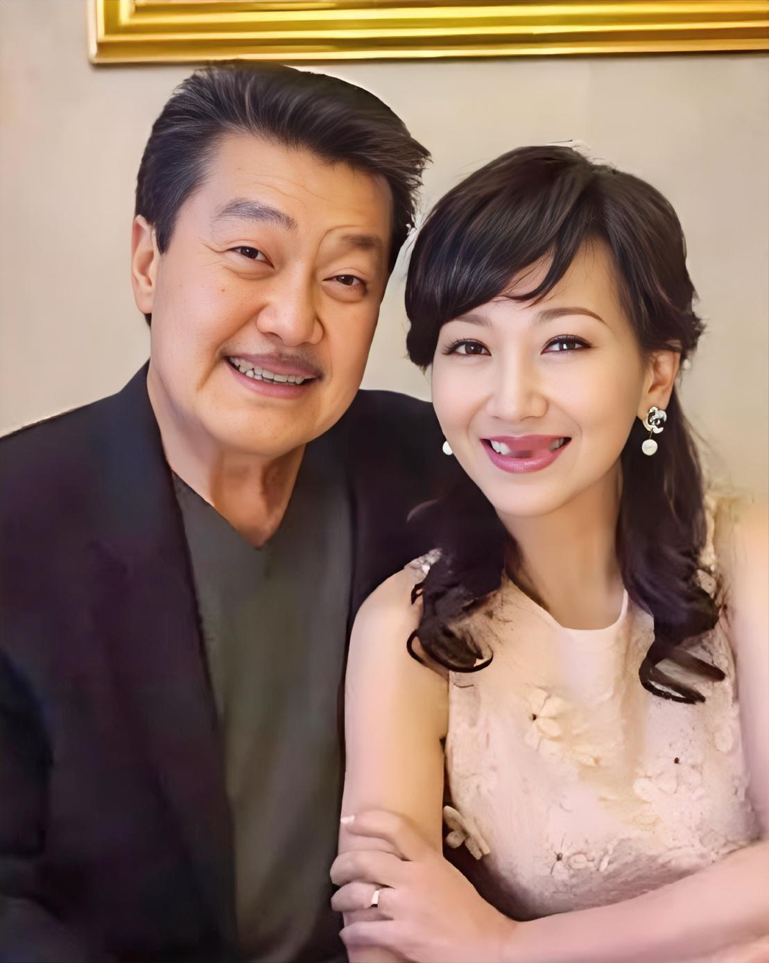 赵雅芝70多还在拼命养家糊口我不相信
功利心强想一直享受在聚光灯下我也不信
但有