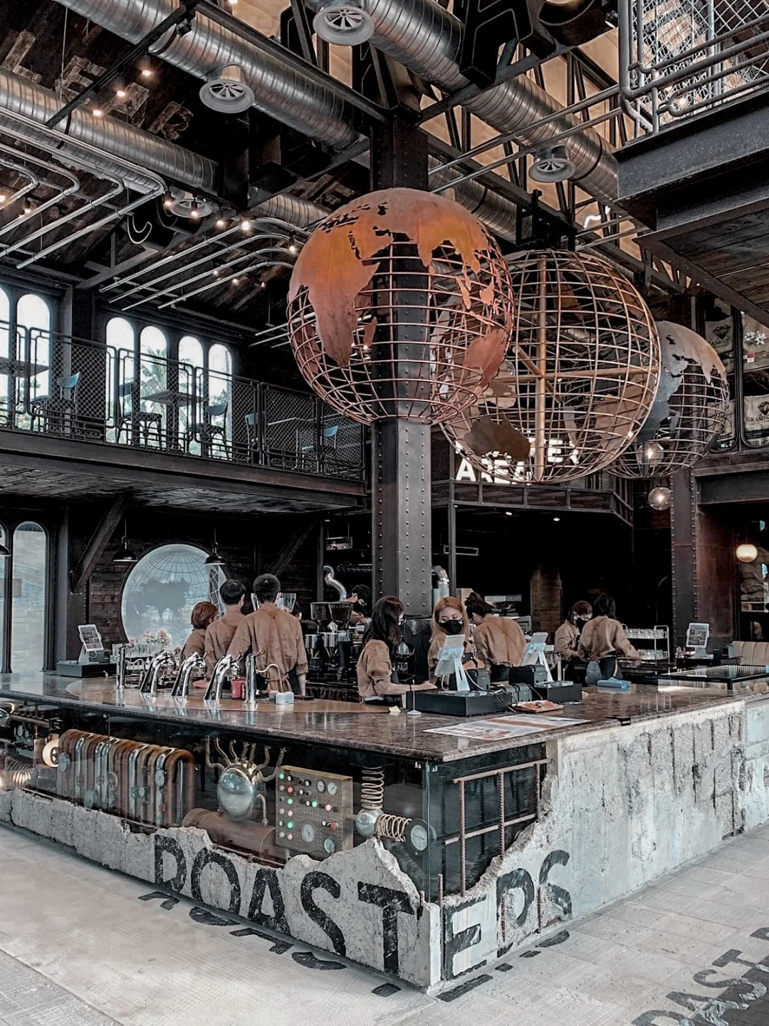 曼谷☕️工业朋克风咖啡厅！附近民宿也绝了！