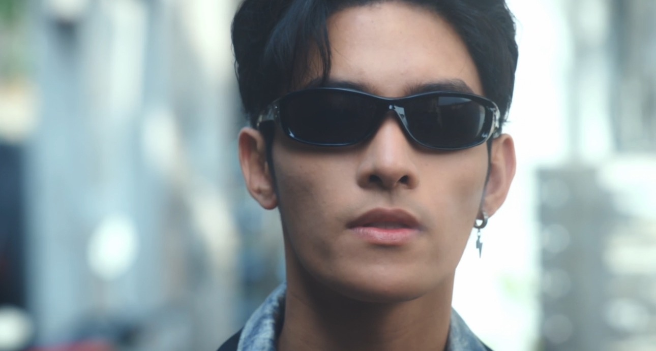 R361现在的糖点真的很对味，初三的六一儿童节最新集初三醉倒抢糖、梦里天台亲吻，