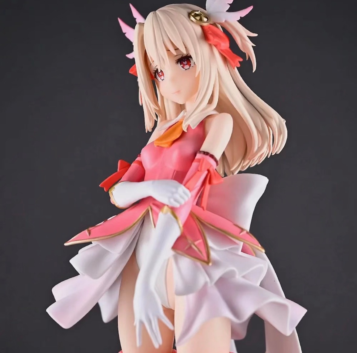 这款魔法少女伊莉雅，以1/6比例（全高30cm）呈现，原型细节精准复刻，涂装层次
