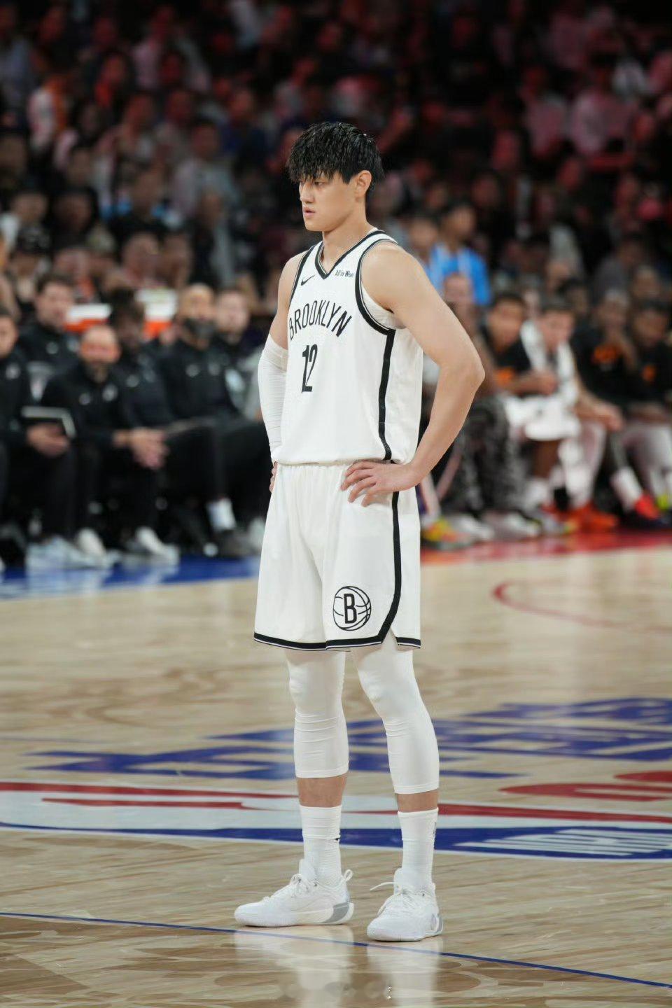 曾凡博 篮网10分钟 0分1抢断3犯规，加油！离开篮网队，回北京队争冠！ ​​​