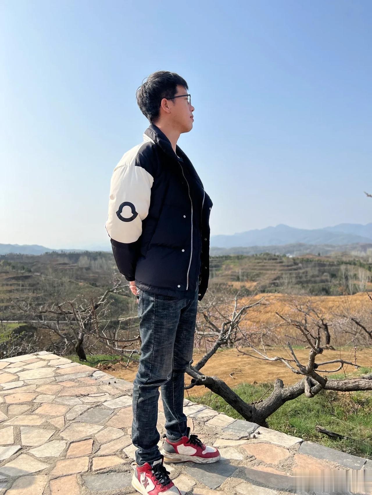 很多人为什么痛苦，就是因为他们一开始就预设了一个真相，就是人生是一帆风顺的，没有