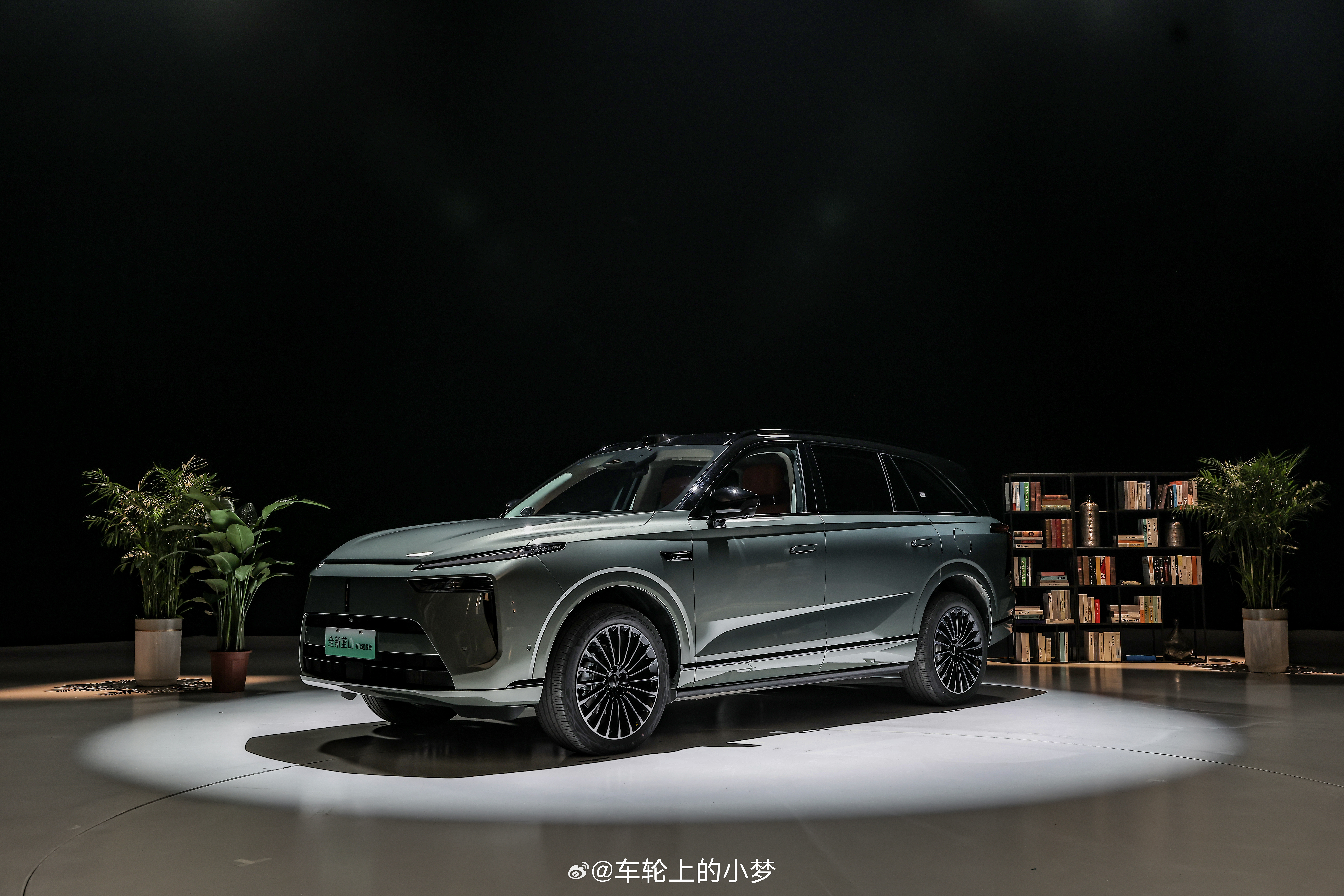 长城汽车VLA首搭魏牌蓝山 魏牌全新蓝山智能进阶版，它搭载的VLA大模型，给辅助