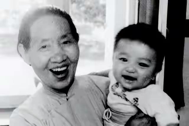 1984年粟裕病逝临终前含泪嘱托家人：我还想尝一尝“方忠义”做的汤，这碗汤背后藏