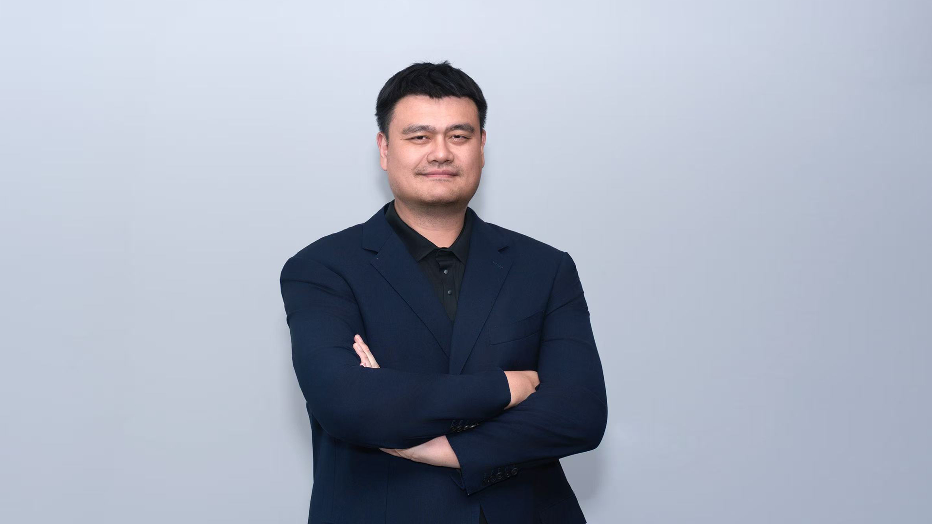姚明代言蔚来ES9 了，今晚发布会应该来，我想看看姚明怎么坐上ES9 的蔚来es