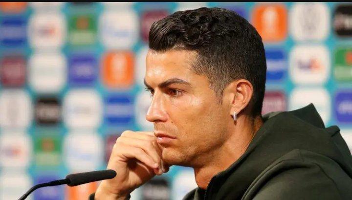 这位葡萄牙偶像即将年满40岁，目前正在沙特阿拉伯的阿尔纳斯尔效力，在结束曼联生涯