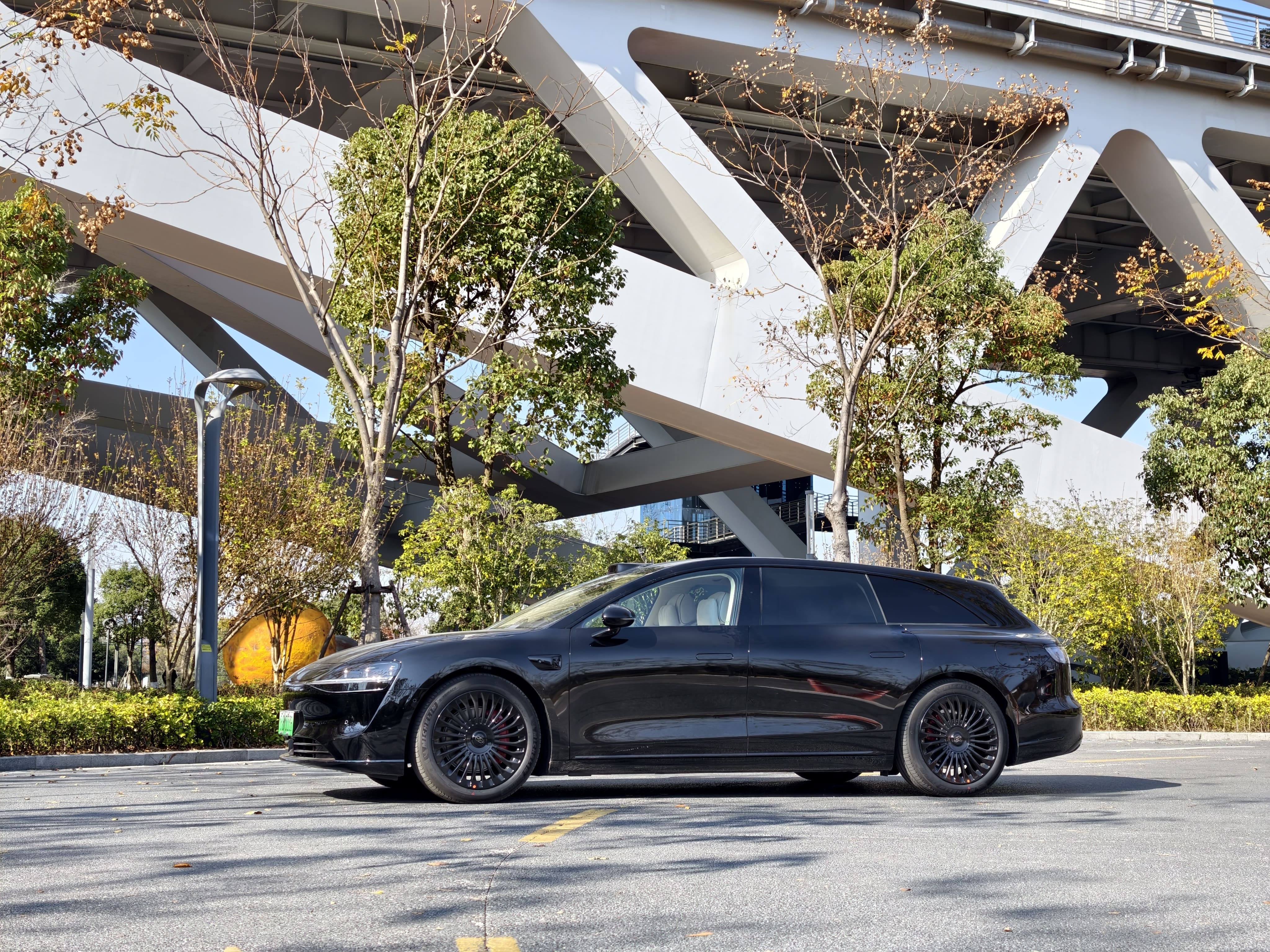 作为享界S9T纯电黑武士车主，必须为这场逐光打call！玩车这些年试过不少车型，