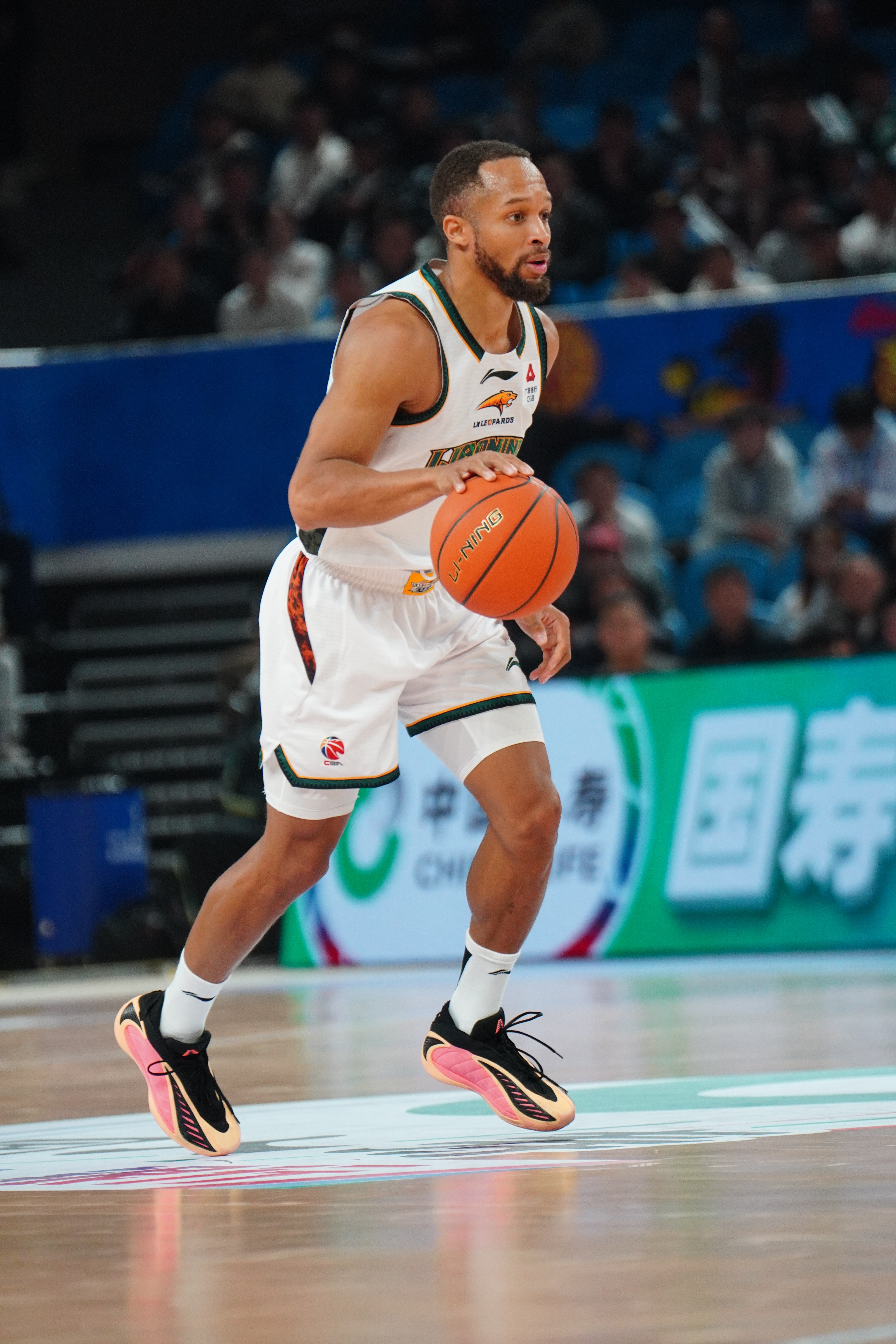 第三节比分，辽宁68-59合肥狂风，打了半节多双小外，效果不错。布朗单节11分，