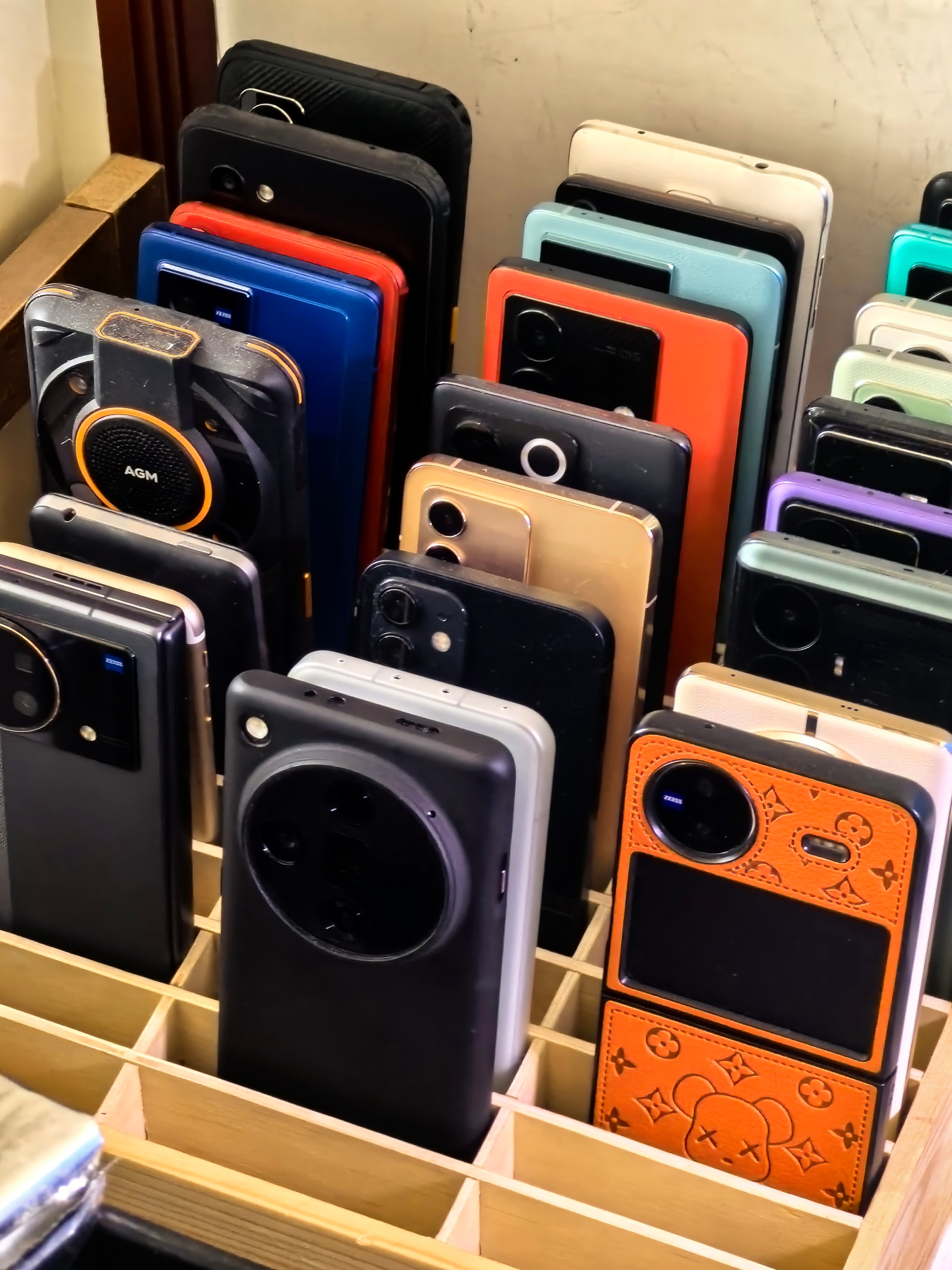 #为什么千元机越来越少了# 主要原因还是因为这些年，手机元器件不断涨价，低价无法